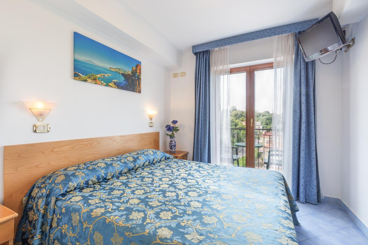 Hotel La Pergoletta サンタガータ・スイ・ドゥエ・ゴルフィ エクステリア 写真
