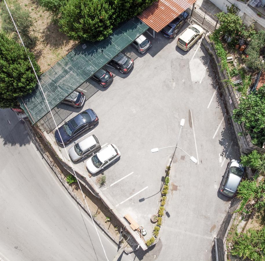 Hotel La Pergoletta サンタガータ・スイ・ドゥエ・ゴルフィ エクステリア 写真